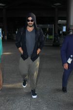 Arjun Kapoor snapped as he returns from NY on 29th Sept 2015